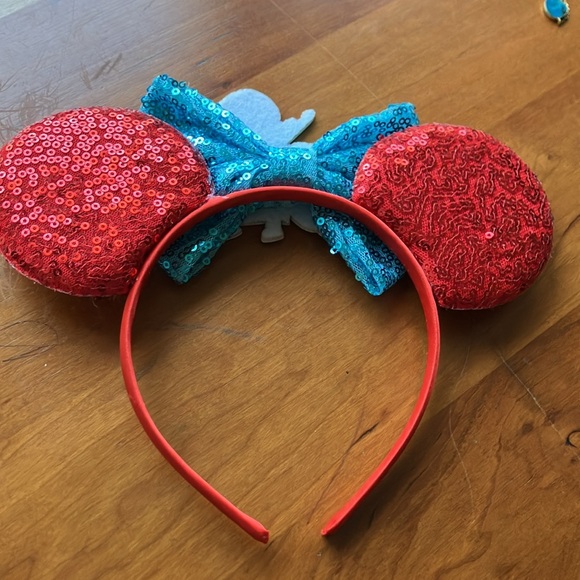 A disney mickey mouse ears - Picture 2 of 4